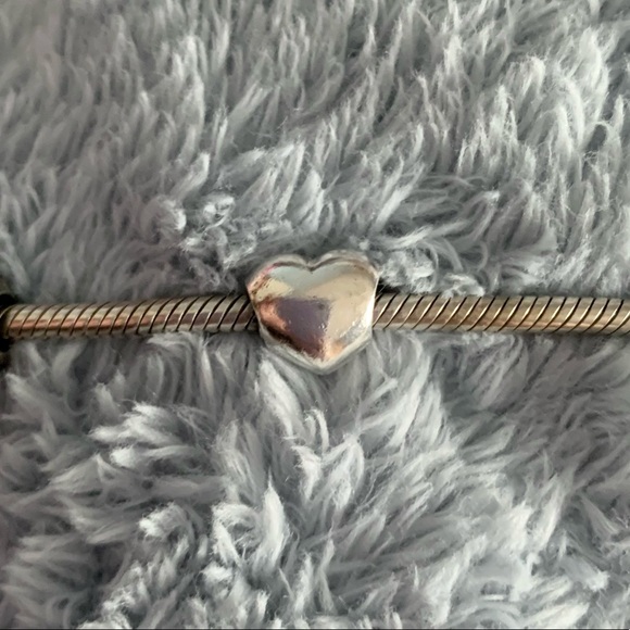 Pandora big smooth heart charm retired - Picture 3 of 4